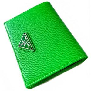 PRADA Saffiano Leather Wallet in Green NWT